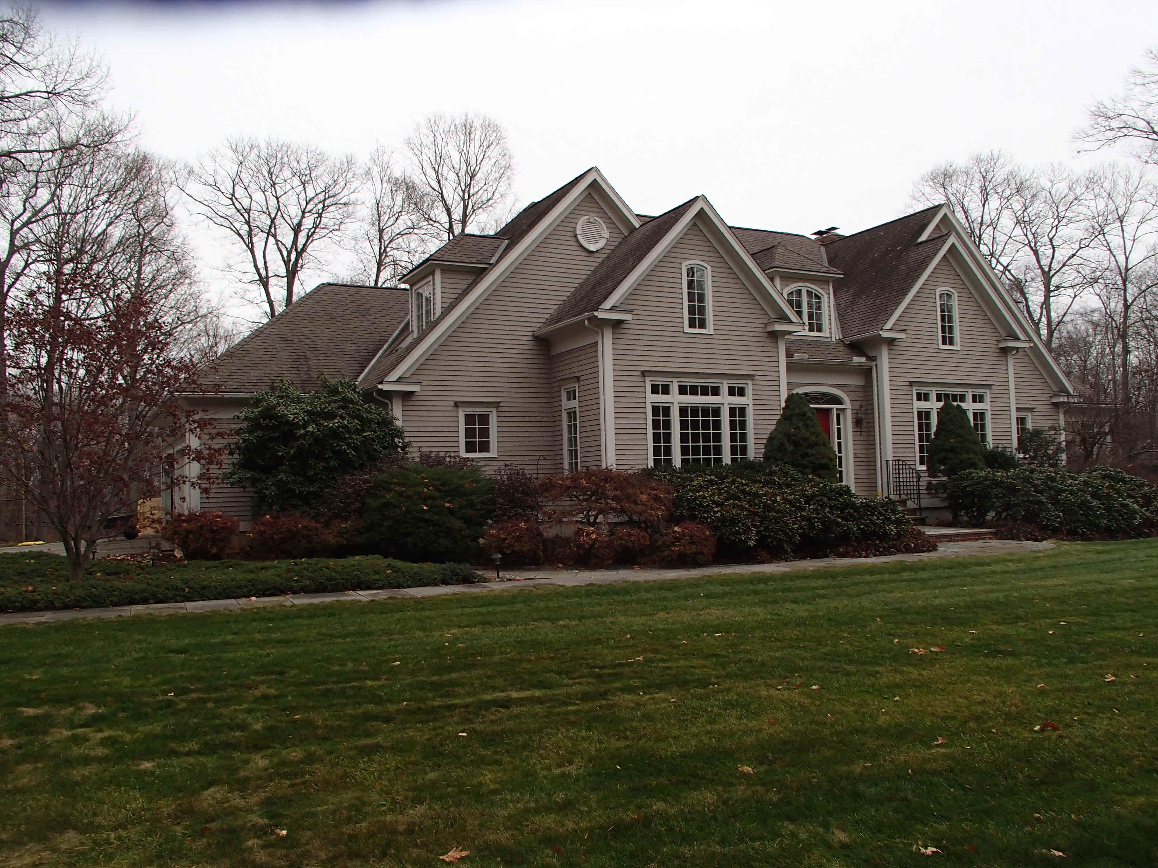 Building photograph for 128 SKYLINE RIDGE RD